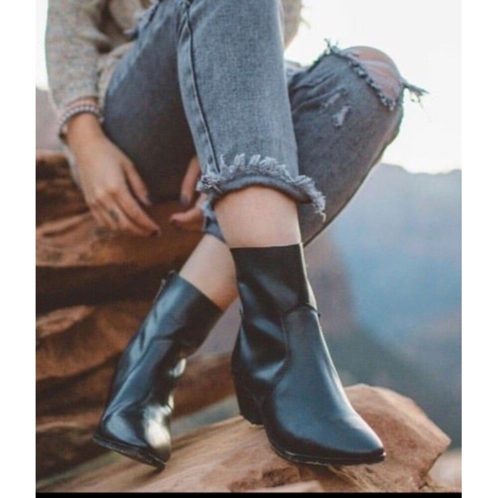 Report Womens 8.5 Black Leather Ankle Booties Boots Cowgirl Core NWOB